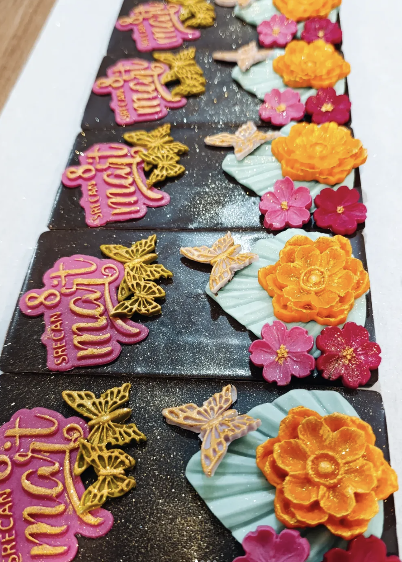 Cake pops po narudžbi Subotica — Pčelica Maja