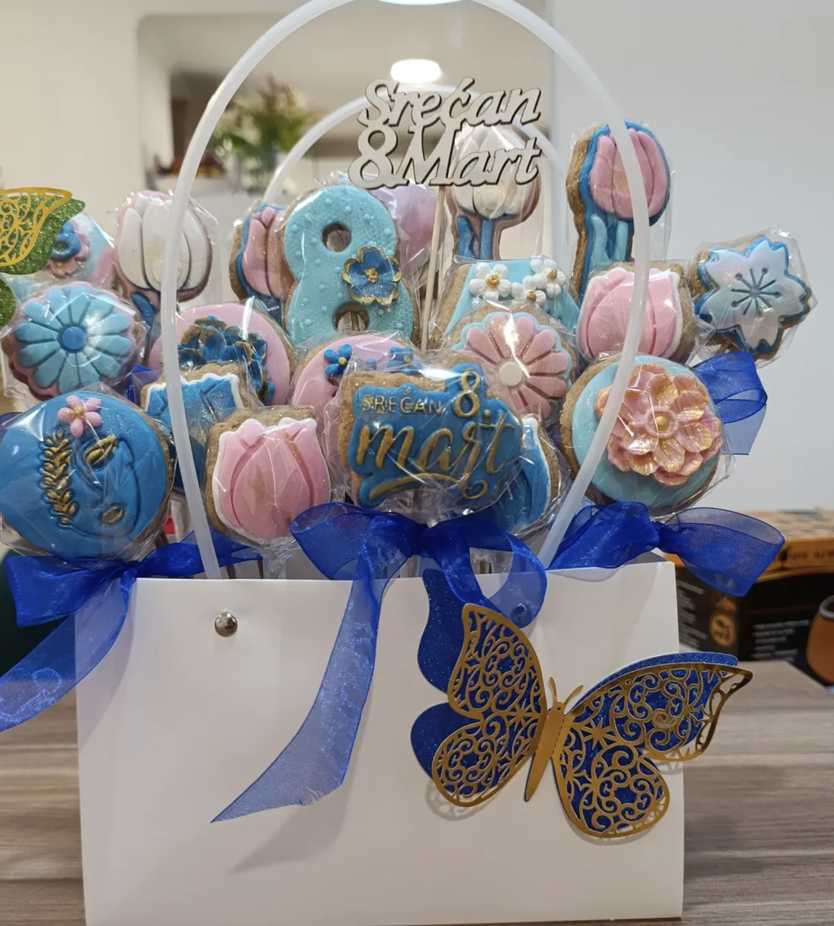 Buket medenjaka po narudžbi Subotica